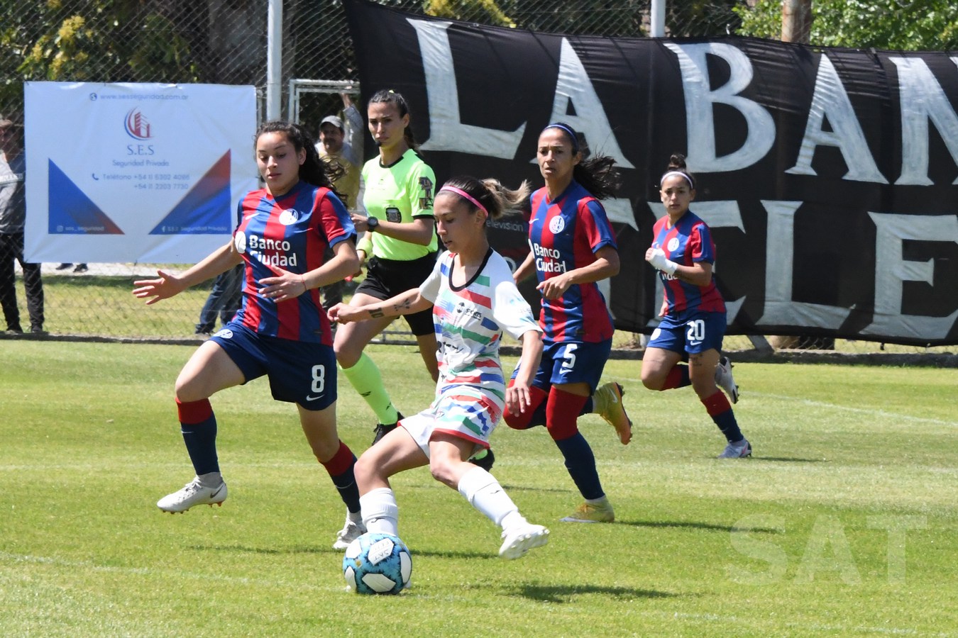 FÚTBOL FEMENINO: CON EL REGRESO DEL PÚBLICO EL SAT PERDIÓ ANTE SAN LORENZO