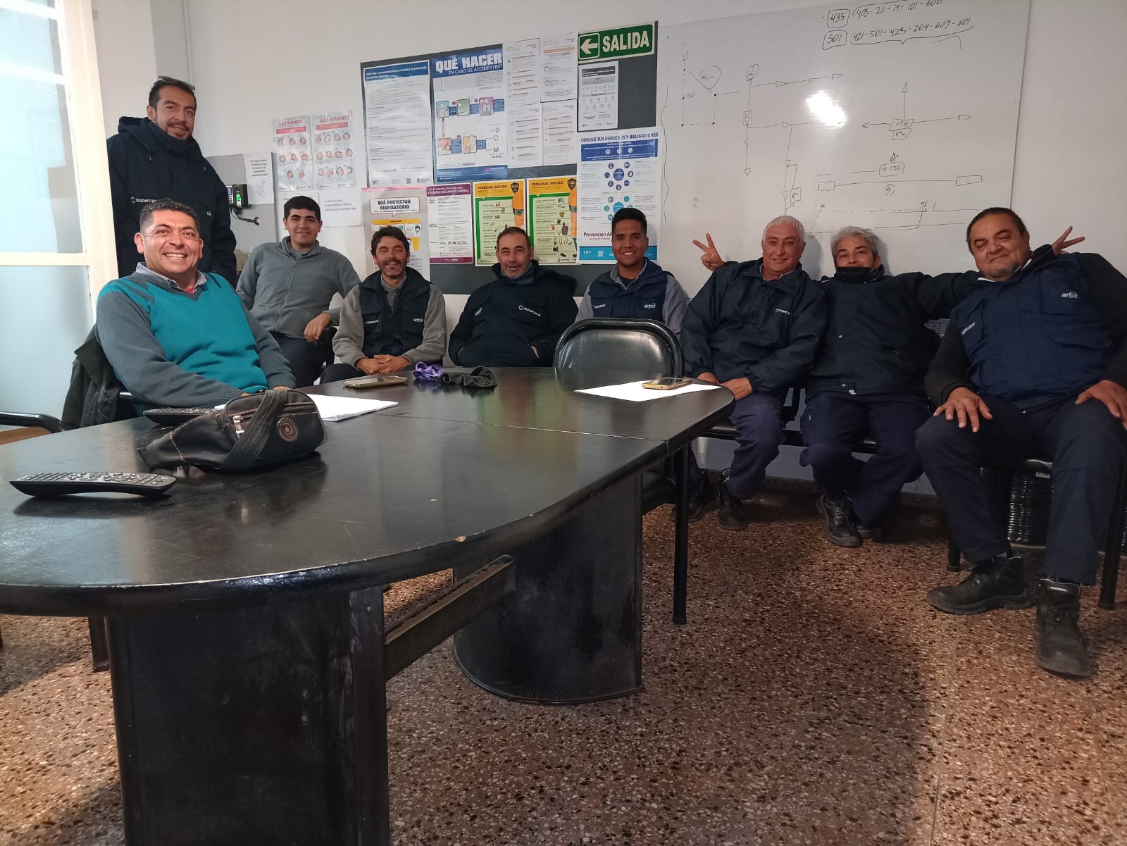 VAMOS POR UN PARO TOTAL EN EMPRESAS DE CABLE Y CONECTIVIDAD