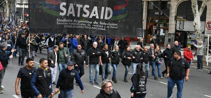 Contundente paro y movilización contra la política económica del gobierno