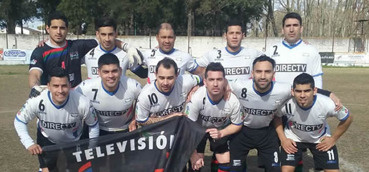 FÚTBOL: SIGUE FIRME EN LA PUNTA