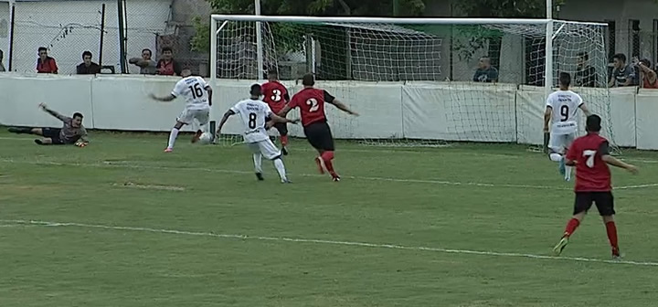 Fútbol: Empate con sabor a poco