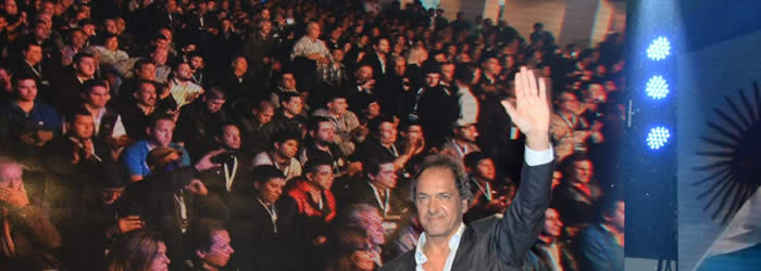 Masivo respaldo gremial a Scioli