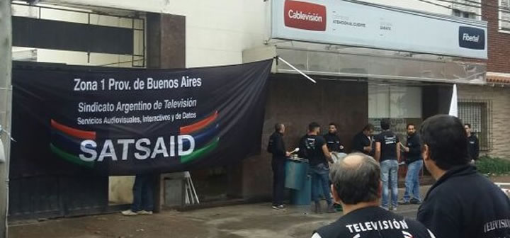 Paro y movilización en Cablevisión Zárate