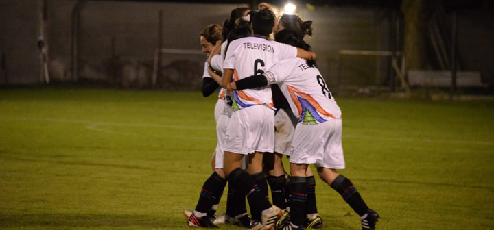 Primera victoria de las chicas del SATSAID en AFA