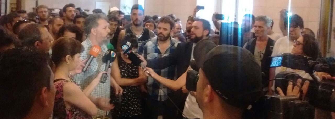 Protesta de los trabajadores del SATSAID contra los despidos en TDA