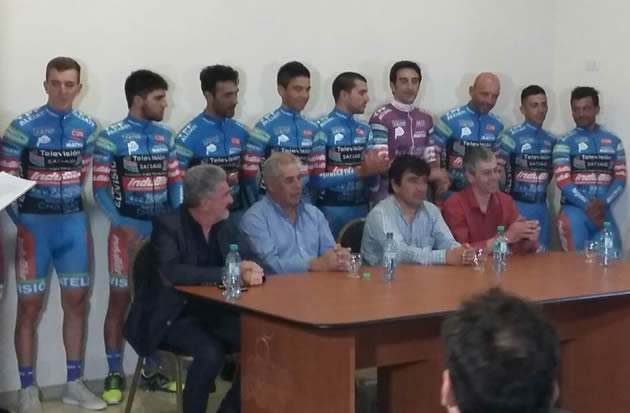 SE PRESENTÓ EL EQUIPO BRAGADO CICLES CLUB SATSAID