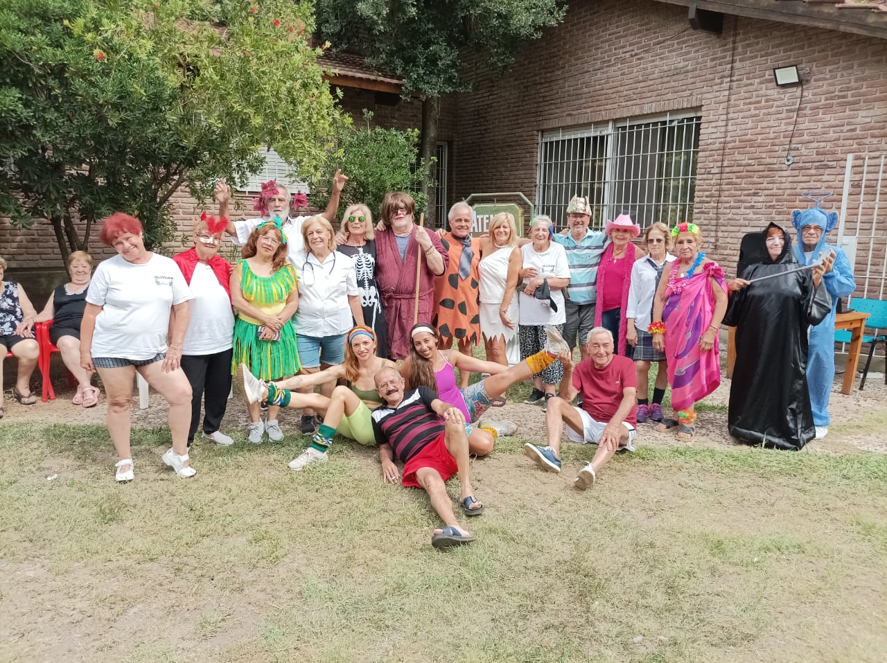 AMBA: EL ATENEO DE JUBILADOS Y JUBILADAS REALIZÓ EL CIERRE DE LA COLONIA DE VERANO CON UNA FIESTA DE DISFRACES