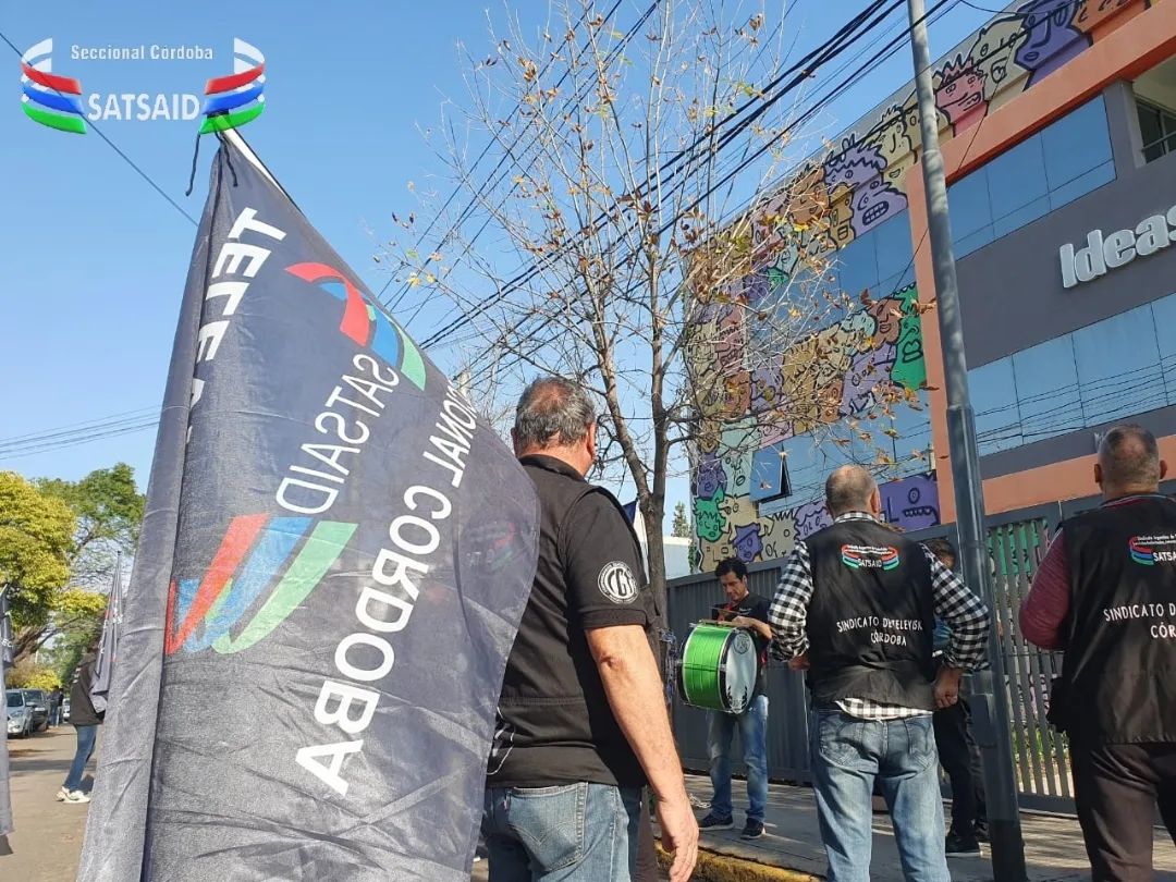 CÓRDOBA: MANIFESTACIÓN EN LA PRODUCTORA “IDEAS HD” POR LA REINCORPORACIÓN DE UN TRABAJADOR DESPEDIDO 