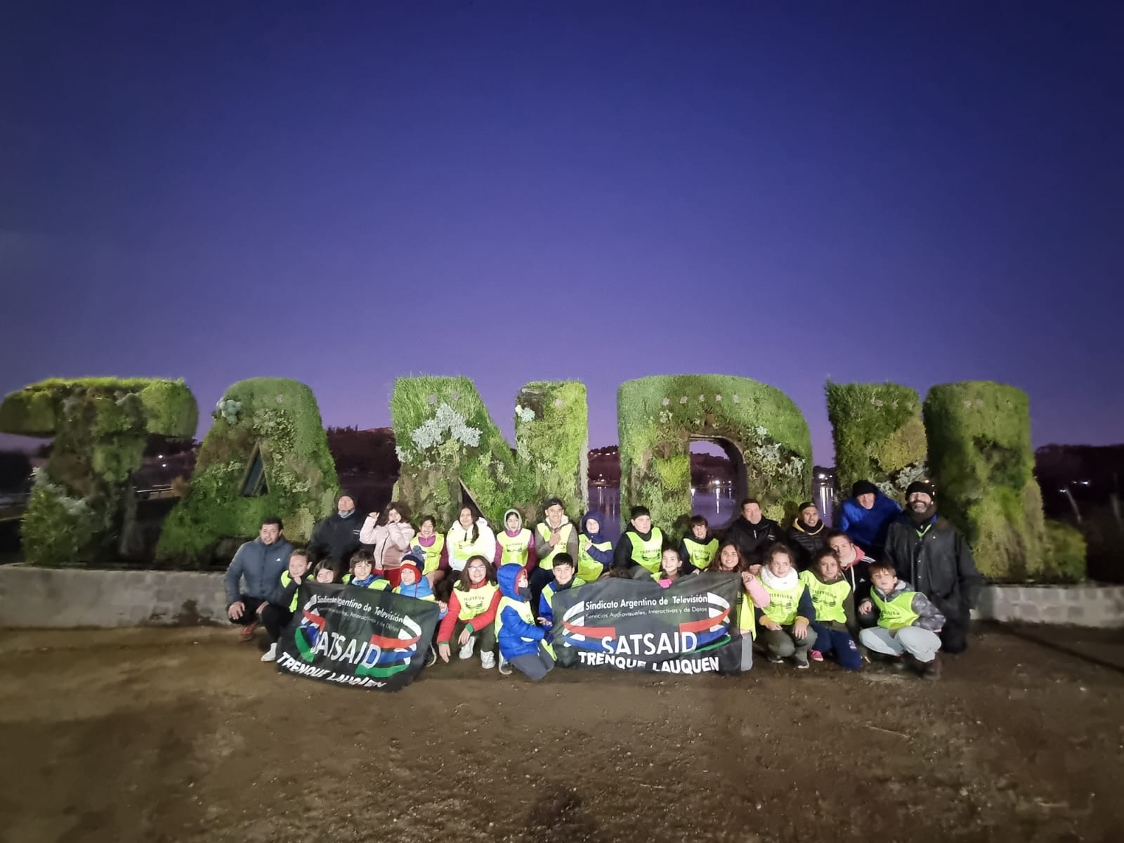 TRENQUE LAUQUEN: HERMOSO VIAJE A TANDIL PARA LOS CHICOS Y CHICAS DE LA COLONIA DE VACACIONES 