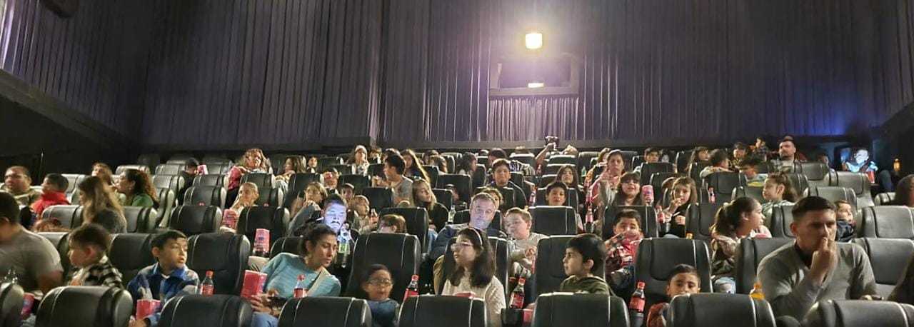 SAN JUAN: LOS NIÑOS Y NIÑAS FESTEJARON SU DÍA CON UNA SALIDA AL CINE 