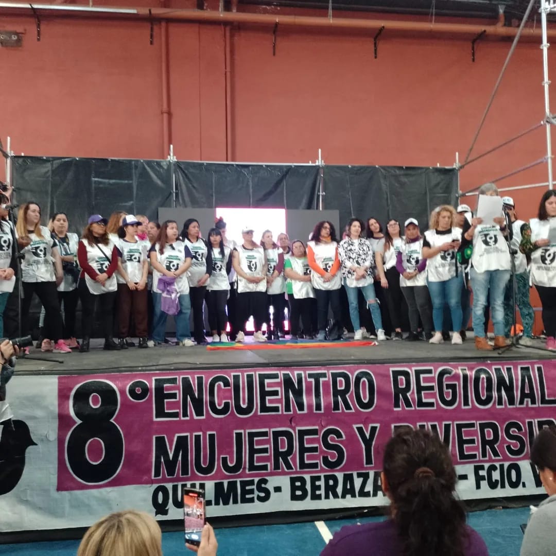 PRESENTES EN EL 8° ENCUENTRO REGIONAL DE MUJERES Y DIVERSIDADES EN LA UNIVERSIDAD DE QUILMES 