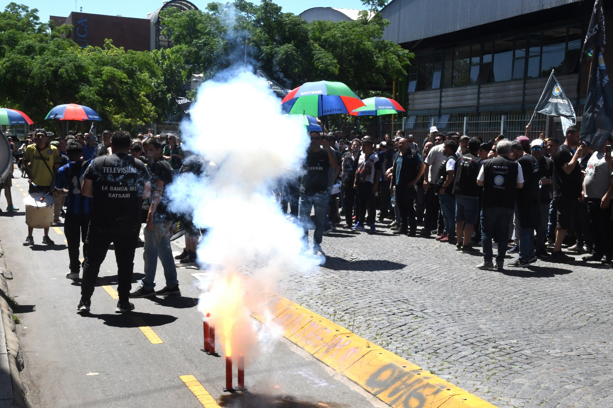 MOVILIZAMOS A CANAL 9 CONTRA LOS DESPIDOS Y EL ACCIONAR DISCRIMINATORIO DE LA EMPRESA 