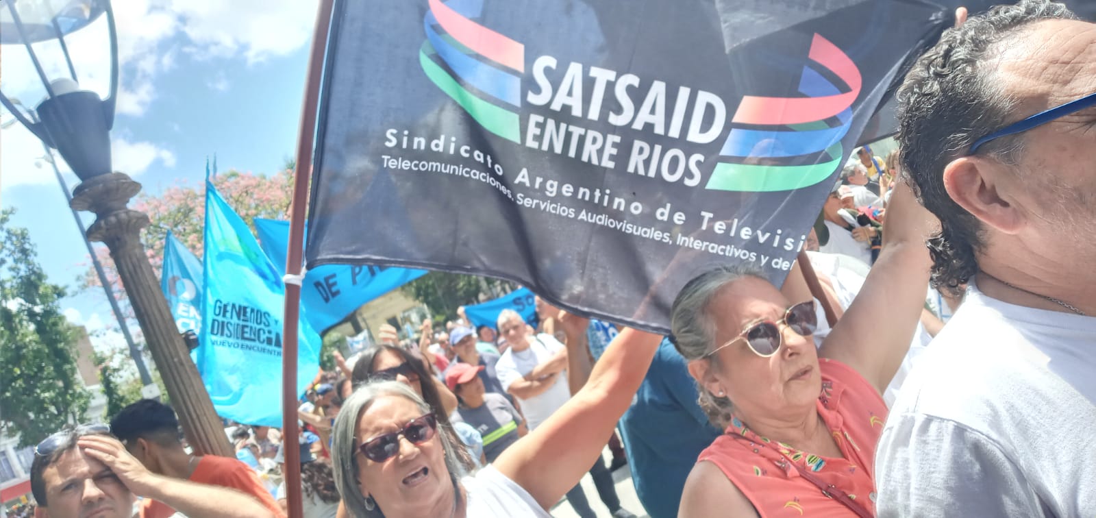 EL SATSAID PRESENTE EN LA MOVILIZACIÓN DE LA CGT CONTRA EL DNU Y LA LEY ÓMNIBUS 