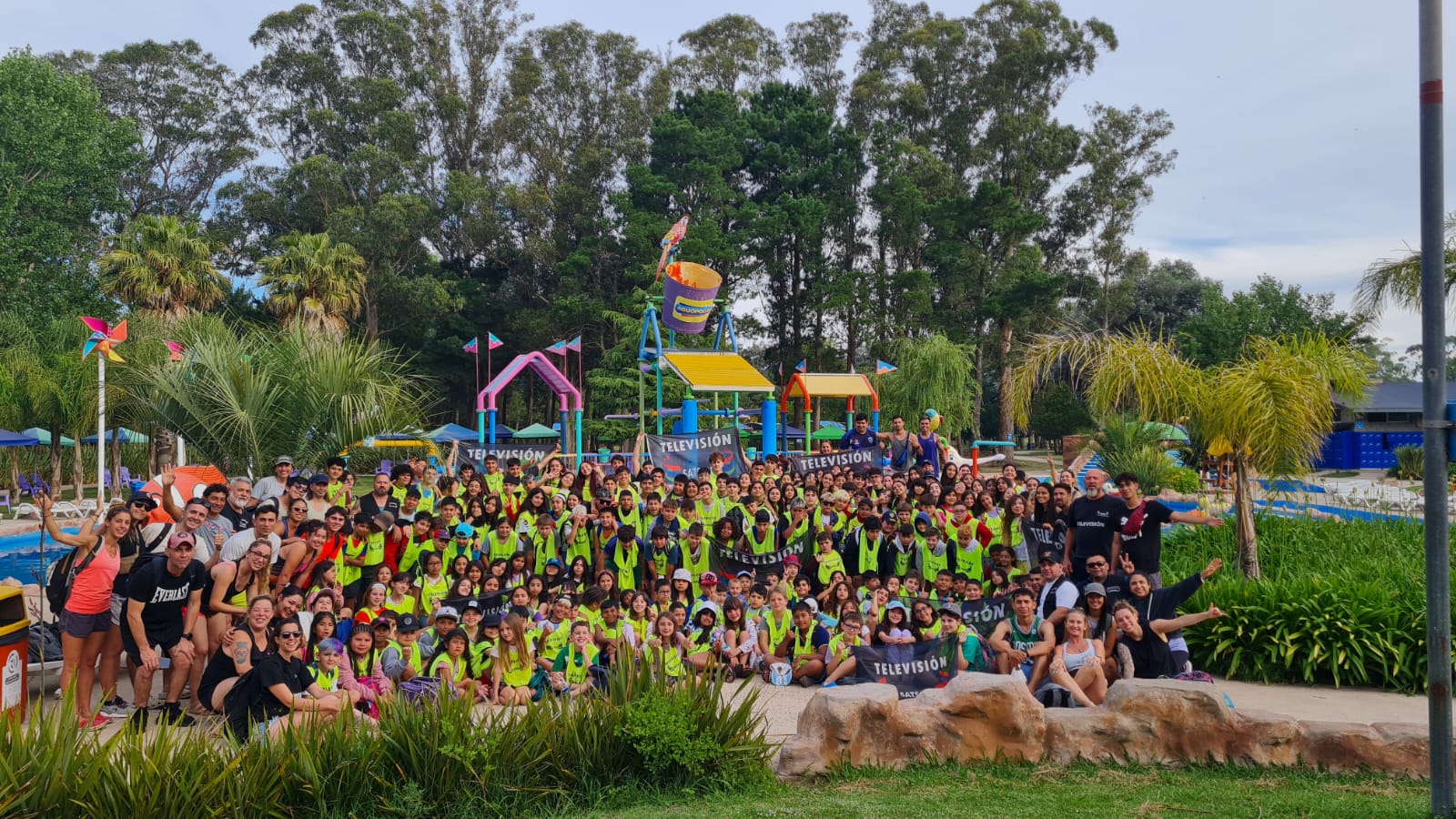 AMBA: MÁS DE DOSCIENTOS CHICOS Y CHICAS DISFRUTARON DEL VIAJE DE LA COLONIA A MAR DEL PLATA