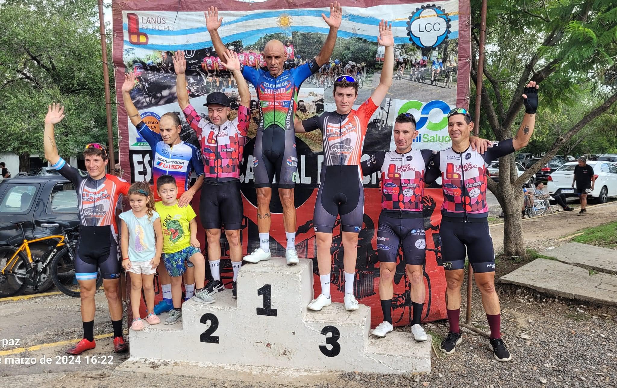 CICLISMO: ELBIO ALBORZEN VOLVIÓ A CONQUISTAR EL PODIO ELITE EN LANÚS 