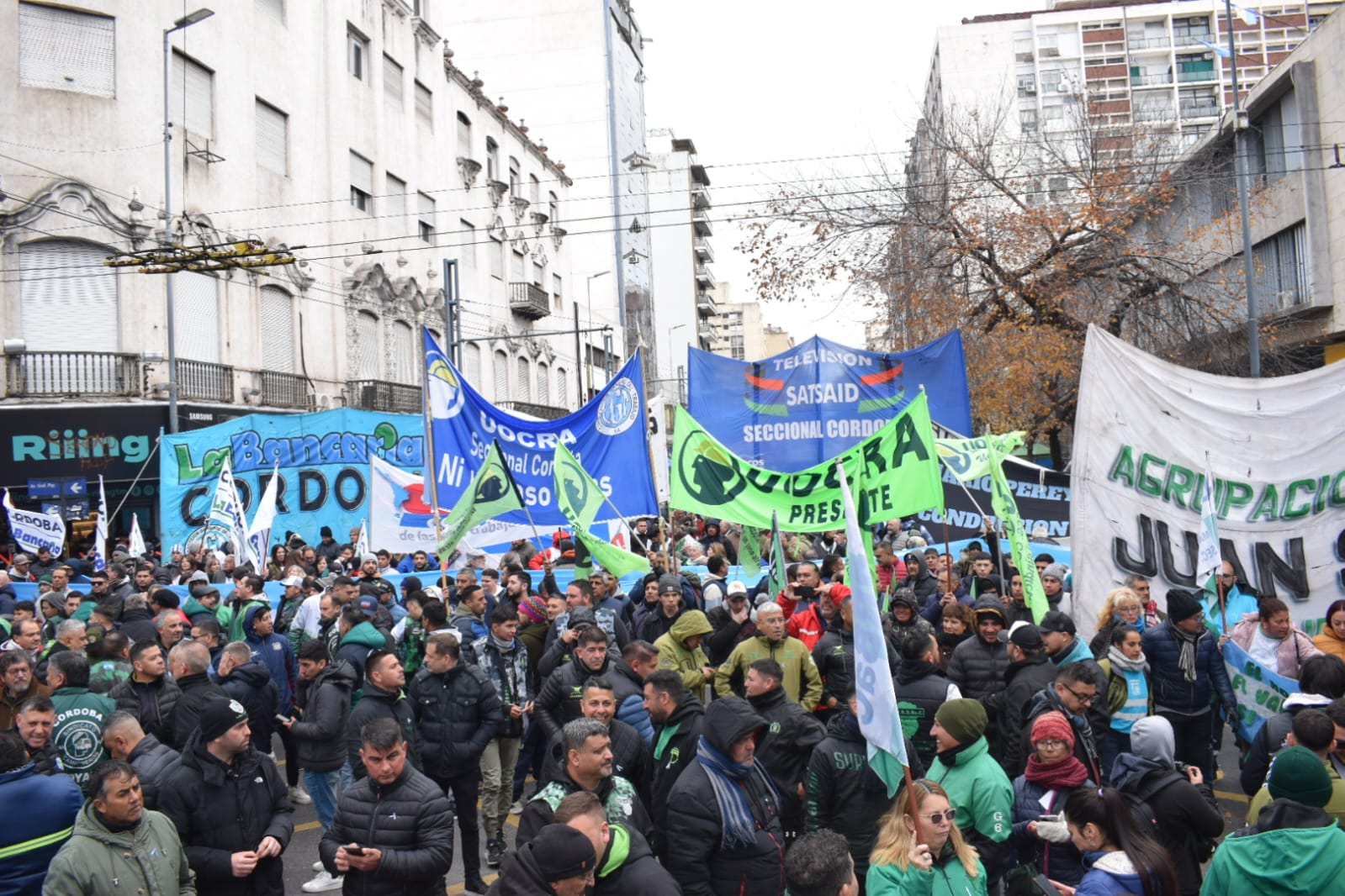 CÓRDOBA: SATSAID SE MOVILIZÓ JUNTO A LAS CENTRALES OBRERAS BAJO LA CONSIGNA “LA PATRIA NO SE VENDE” 